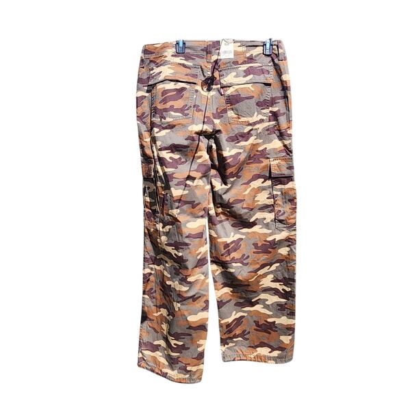 NWT LEVI'S WOMEN'S CARGO PANTS CAMO '94 BAGGY WIDE LEG SZ 10 31x30 STREET WEAR - Picture 5 of 10